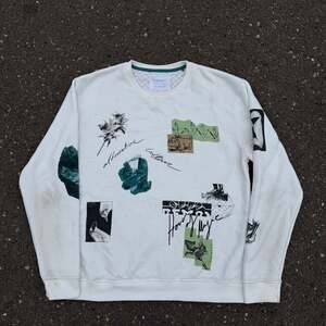 Denim & Flower by Ricky Singh Alternative Culture Graphic Crewneck Sweatshirt XL